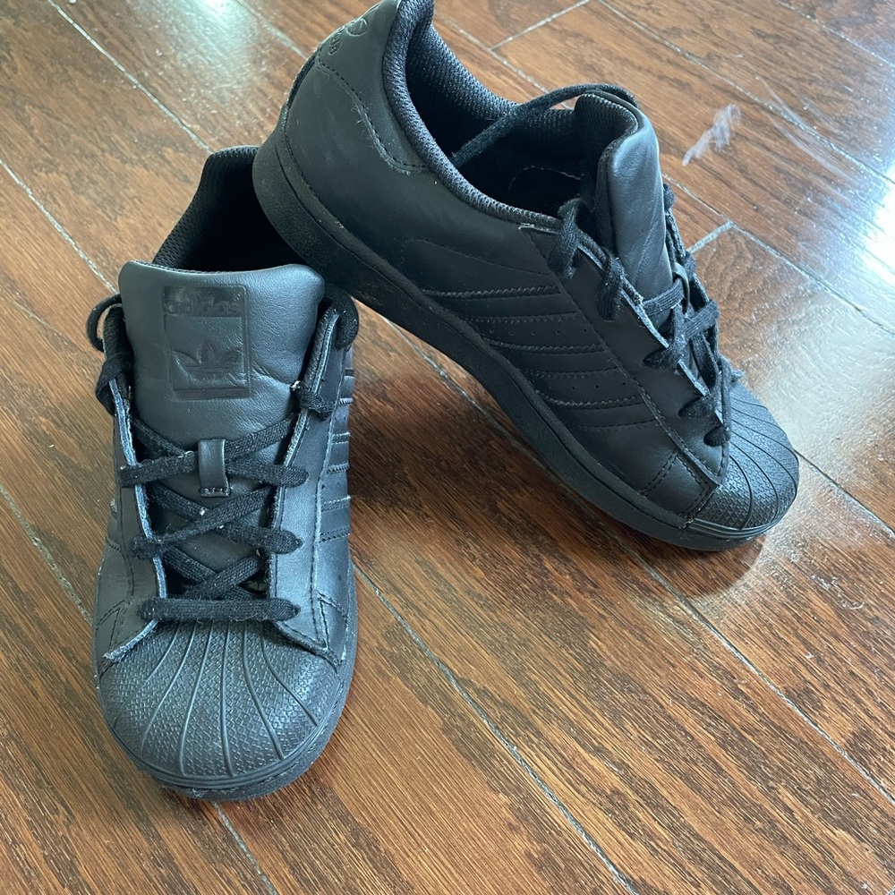 Adidas all black 2 stripes